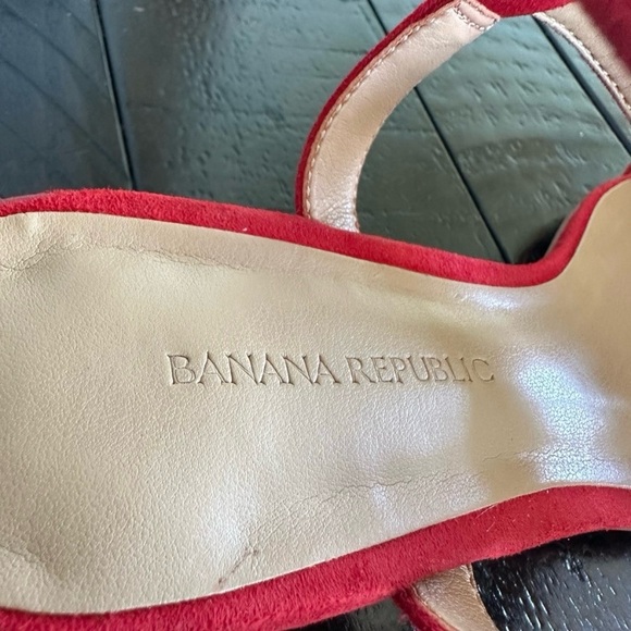 Banana Republic Pom-pom red sandals, size 5 - Picture 7 of 7